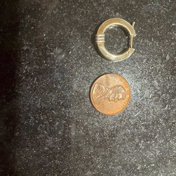 Two tone hoops - 14kt and Sterling Silver - Picture 2 of 3
